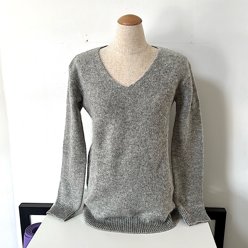 Light Gray Marled 100% Wool Sweater by Uniqlo XS